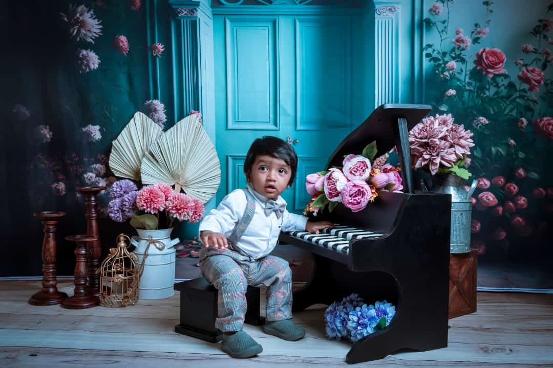 Elegant Piano with Stool Set