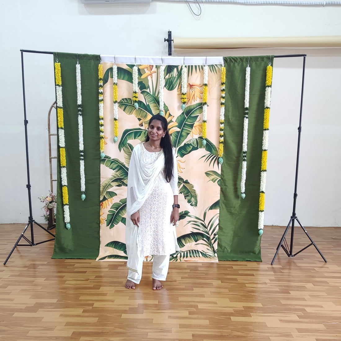 Cream Banana Tree - Fabric (8x5) Feet With Pole Pocket
